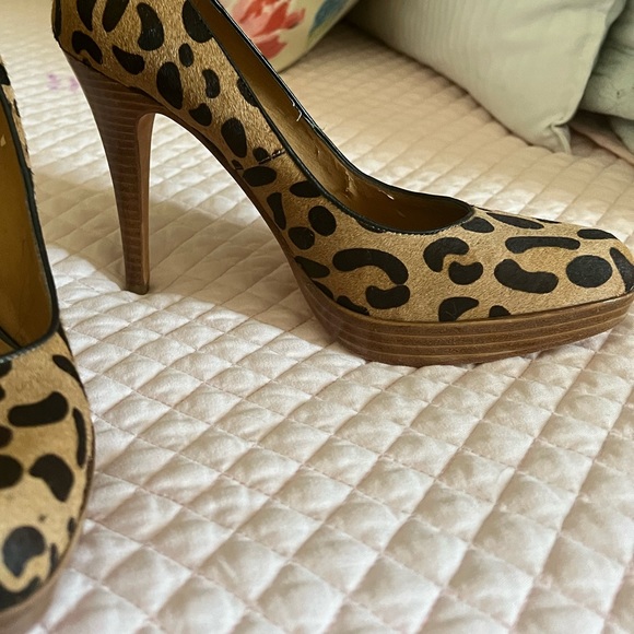 Steven by Steve Madden Leopard Print Pumps Size 8M - Picture 4 of 4